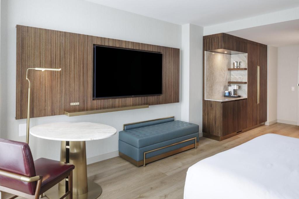 Hilton Arlington Rosslyn The Key photo