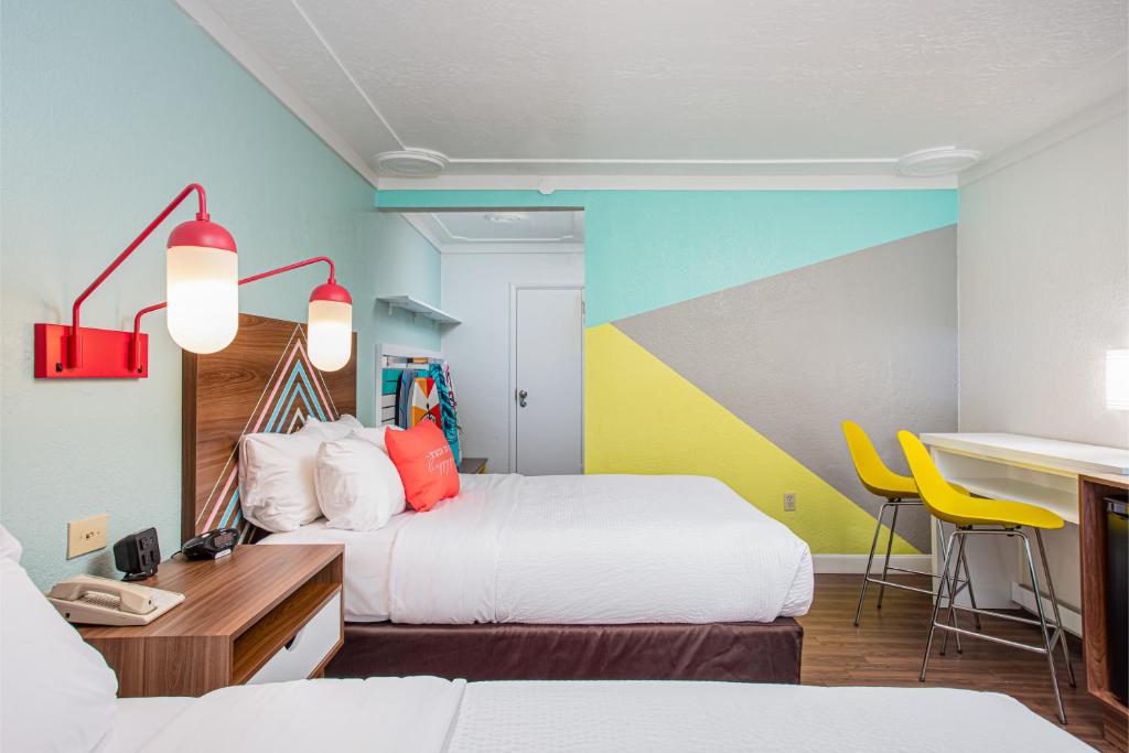 Beachside Hotel and Suites - 