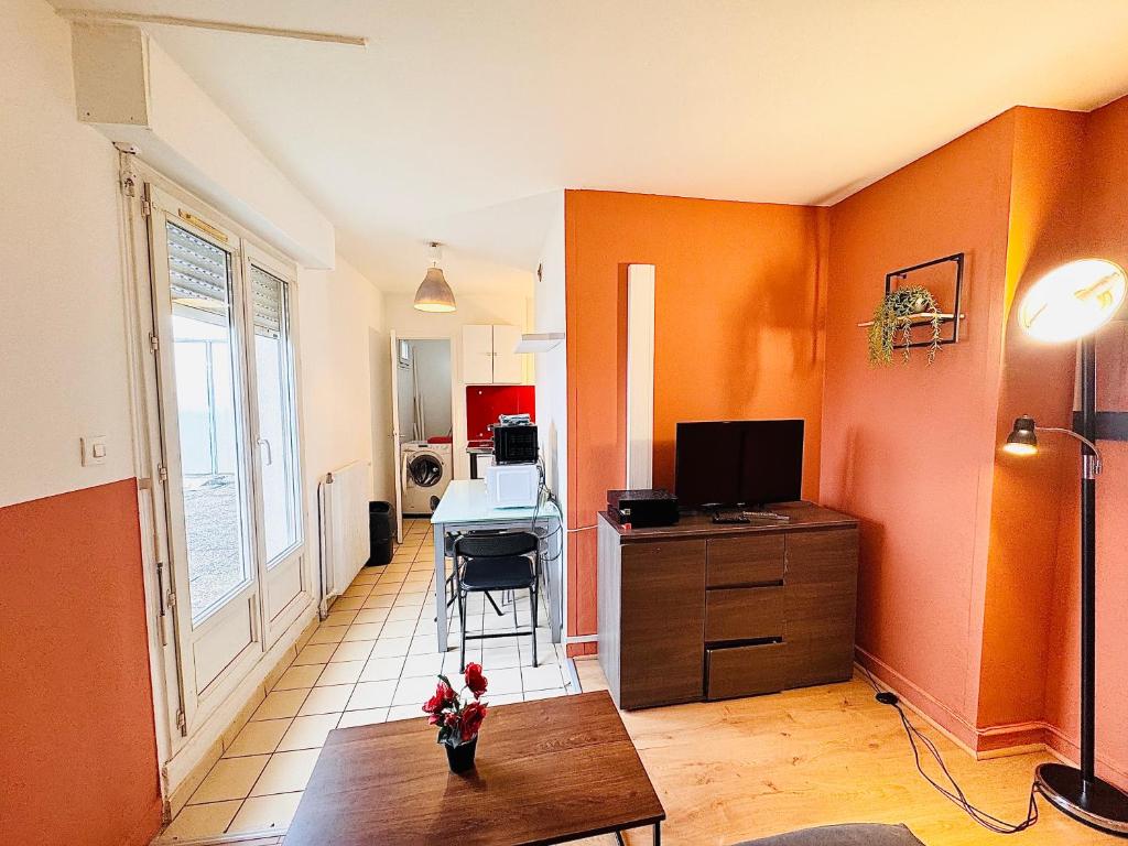 SUPERBE APPARTEMENT 2 PIÈCES AVEC GRANDE TERRASSE - Appartamento Con 1 Camera Da Letto