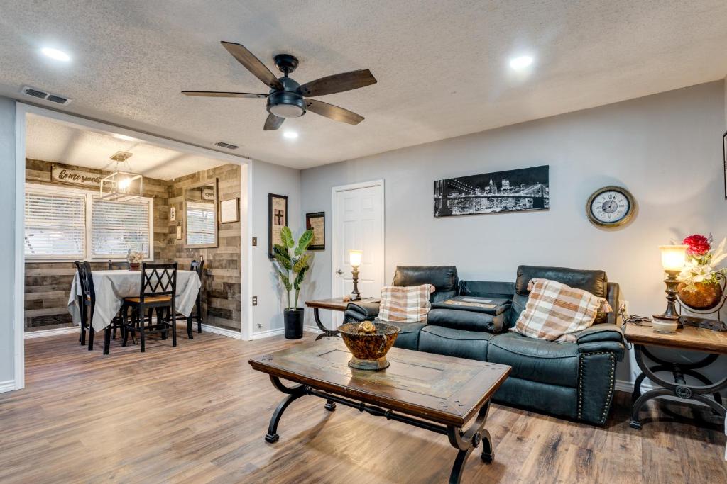 Et opholdsområde på Near Wineries and Guadalupe River! Stylish Home