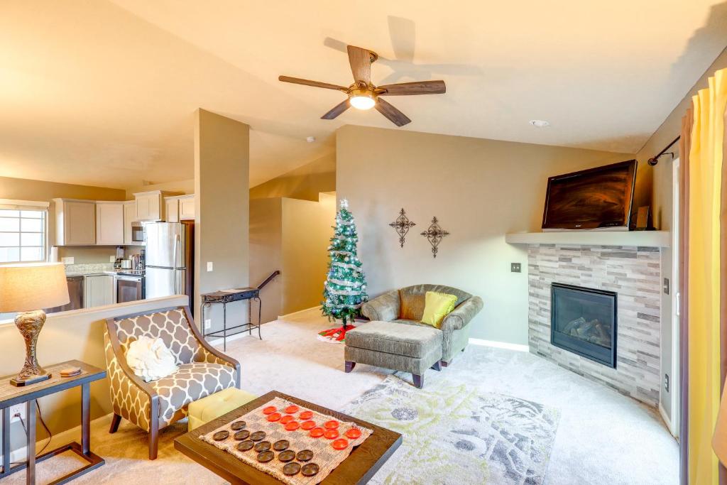 Et opholdsområde på 4 Mi to Offutt AFB - Family Home in Omaha Suburbs!