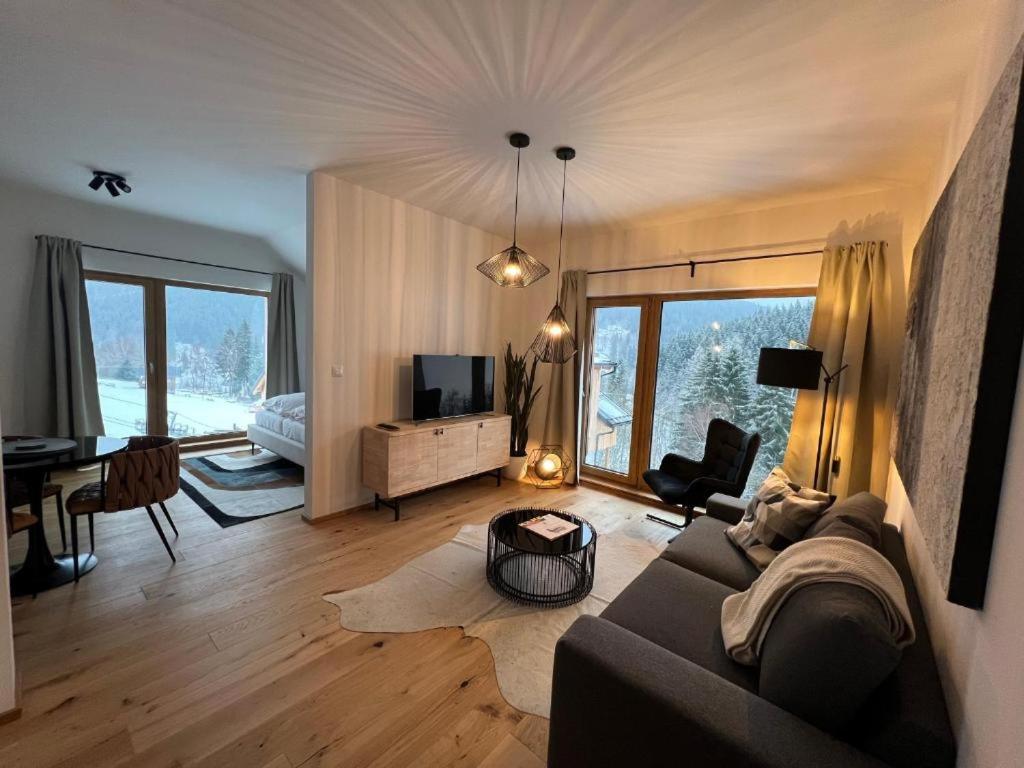 Golden Ridge Apartments