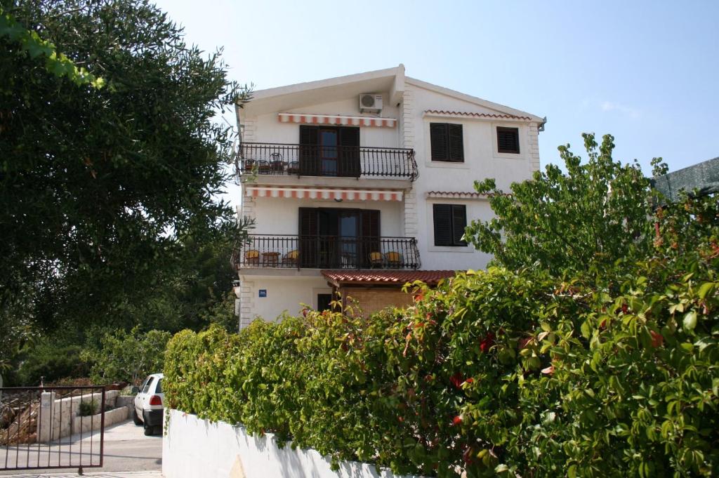 Apartments with parking space Rastici, Ciovo - 2794