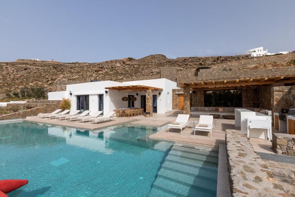 Swimmingpoolen hos eller tæt på Private Villa Houlakia Mikonos