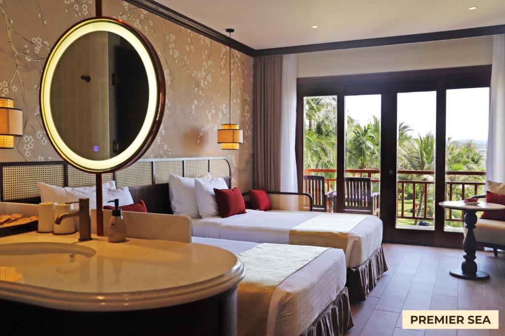 Premier Twin Sea View with Balcony