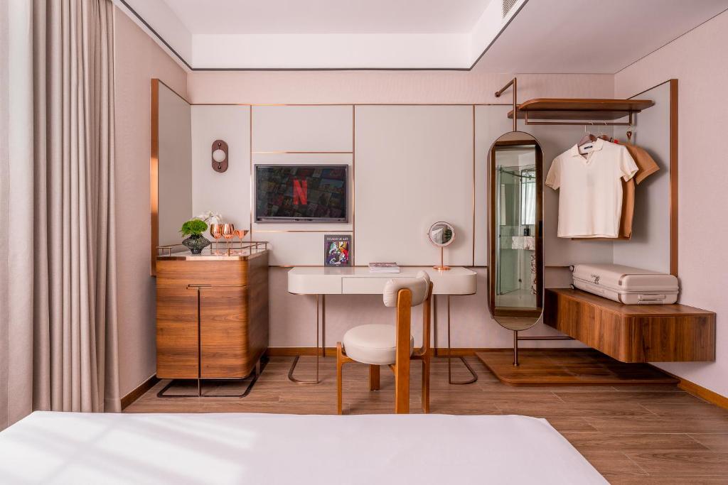 RAMADA ENCORE BY WYNDHAM SAIGON D1 - Formerly M Boutique Hotel Saigon - 