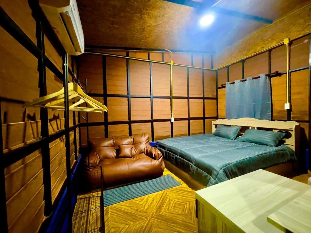 Giường trong phòng chung tại hadya home