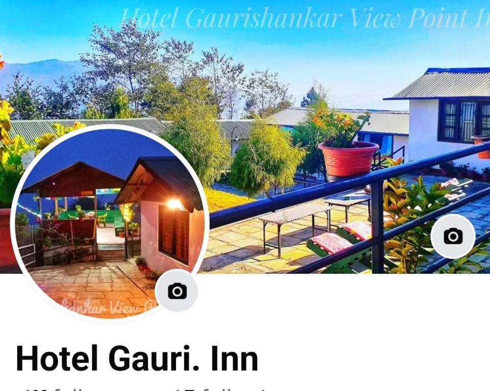een foto van een hotelpaviljoen op een balkon bij Hotel Gauri Inn Charikot in Dolakhā