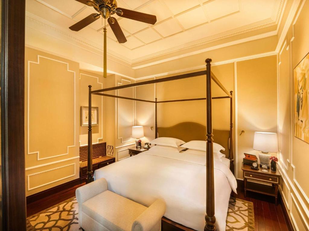 Heritage Wing Somerset Maugham Suite with King Beds - Metropole Privileges and Benefits