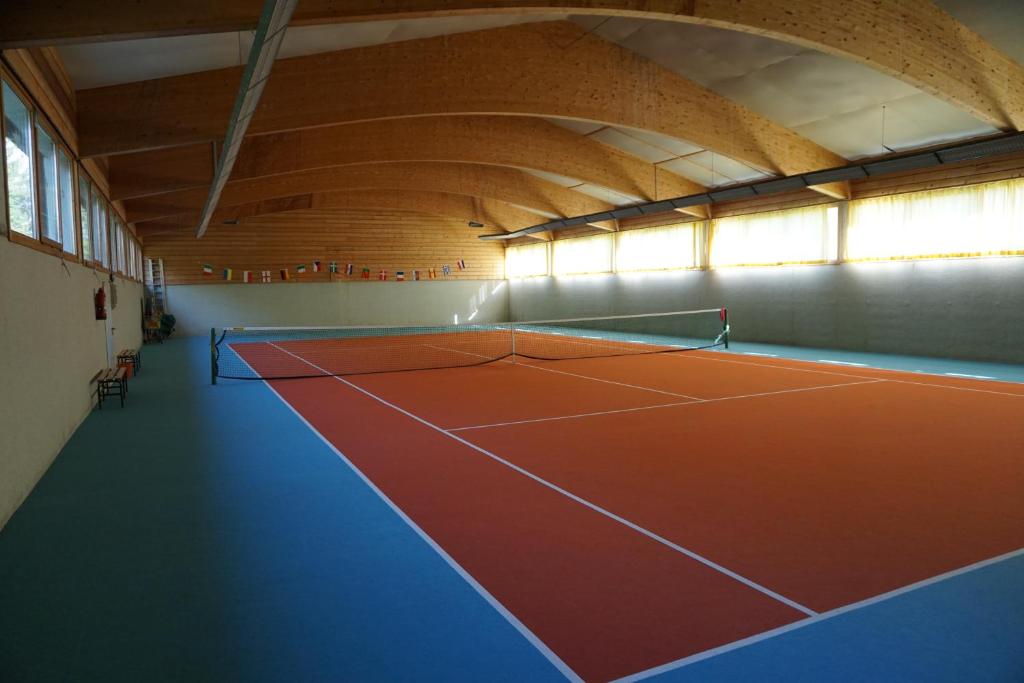 Tenis a/nebo squash v ubytování Hotel Sonnenbichl nebo okolí