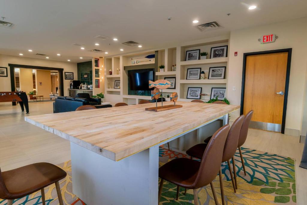 Gateway Hotel & Suites Ocean City, an Ascend Collection Hotel photo