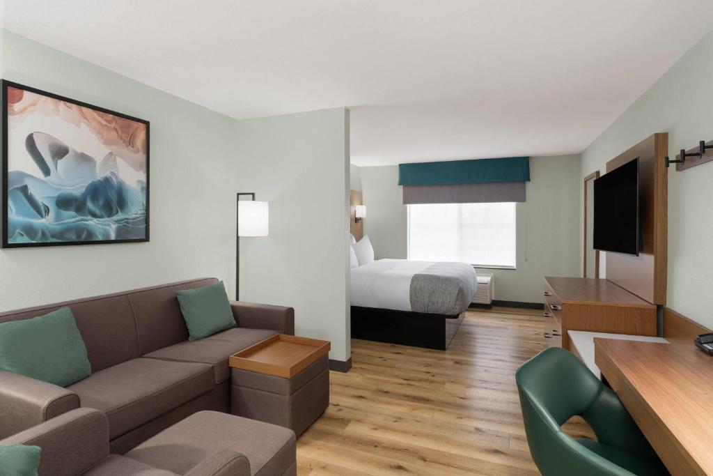 Wingate Suites By Wyndham Mansfield Ontario photo