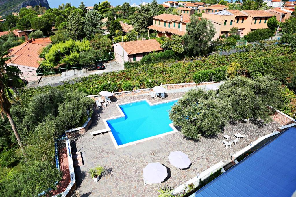 Bazén v ubytování Hotel Blu Eden nebo v jeho okolí