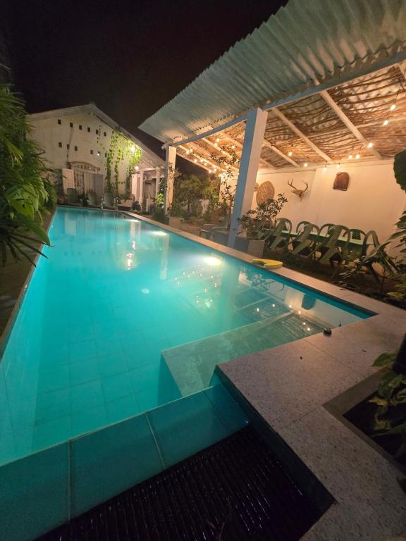 Swimmingpoolen hos eller tæt på 1929 Sudu Colonial House