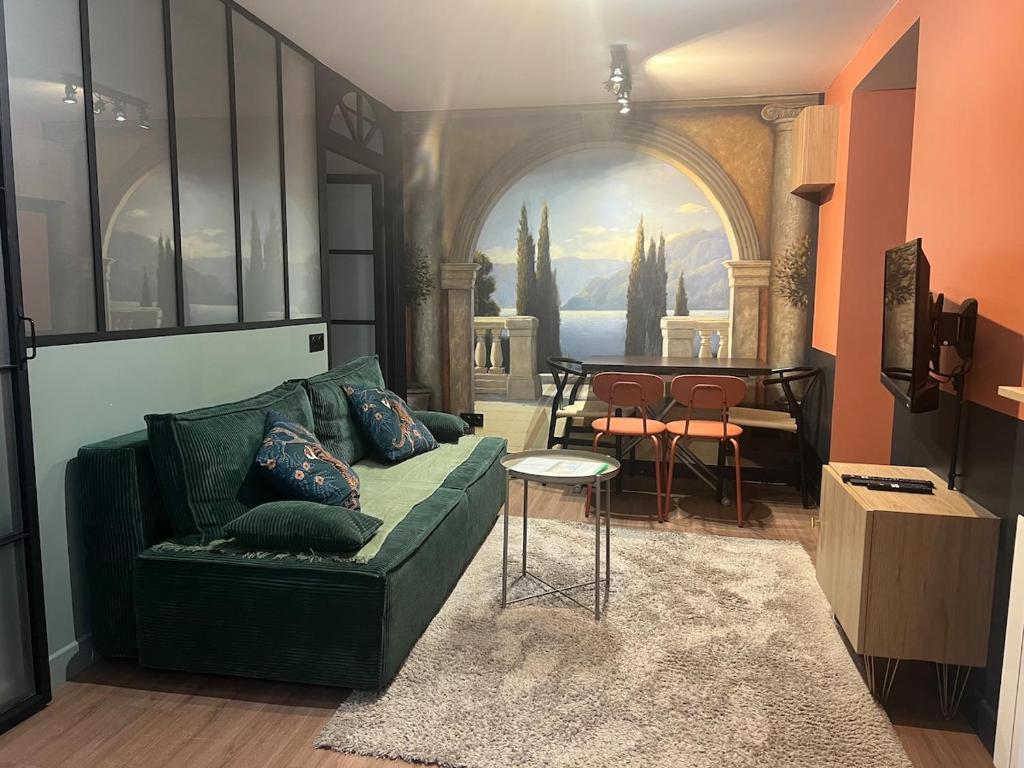 Duchesse flat PARIS center lovely place B2