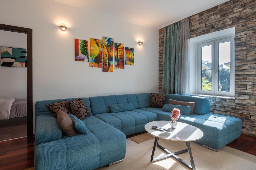 PETRUS SUPERIOR APARTMENT - spacious three-room apartment - prestigious location near Diocletian's Palace and Bacvice beach - the best restaurants within walking distance - free parking provided