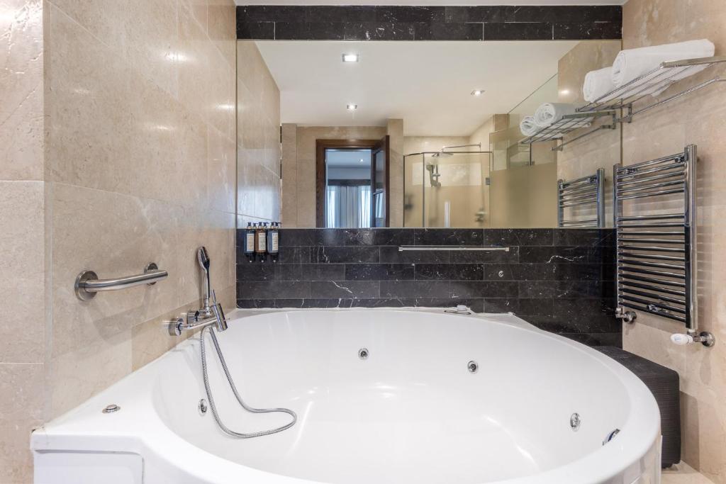 Eurostars Suites Mirasierra - 4