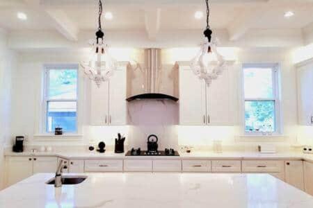 Kuchyň nebo kuchyňský kout v ubytování Woodward Grand - Bright New Construction