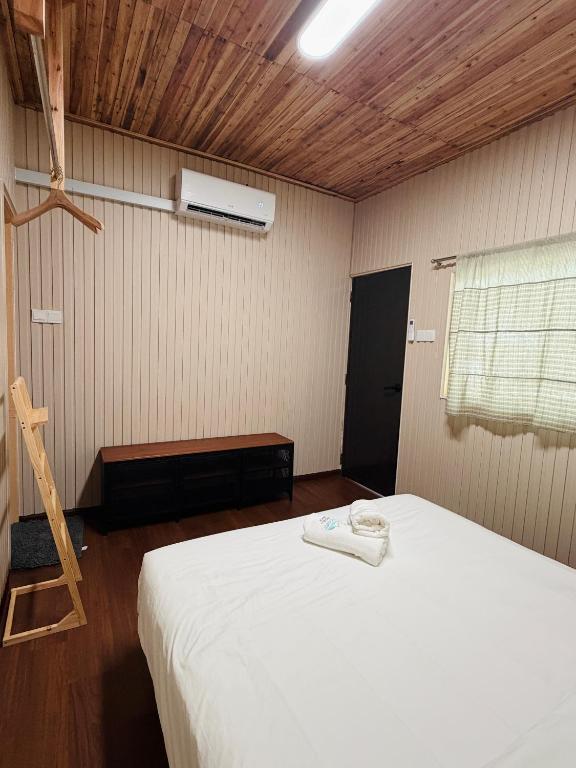 Birdhill Beach - Sea View Glamping Accommodation l Up to 80 Pax l Team Building Friendly