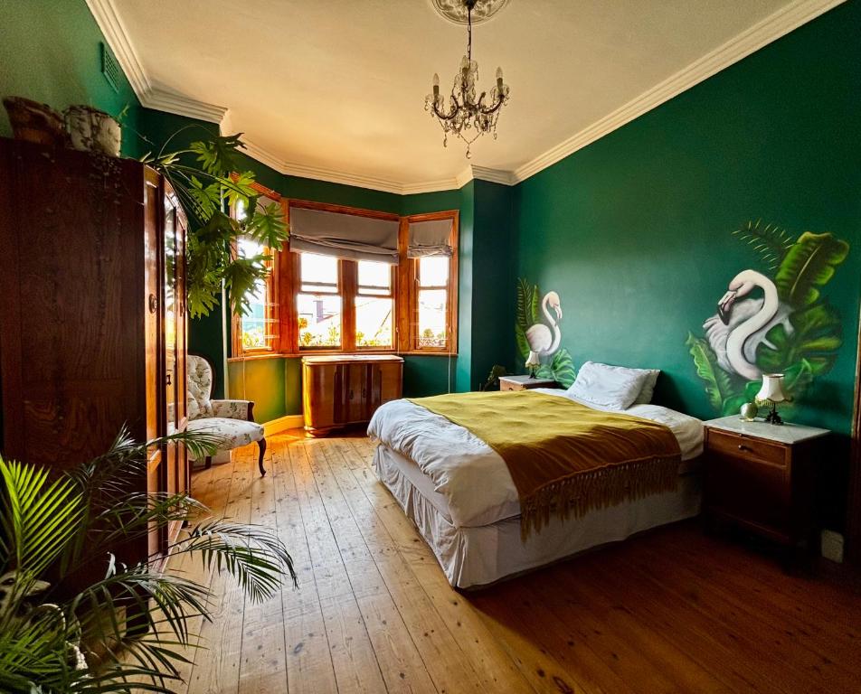 The Pink House boho apartment - Housity