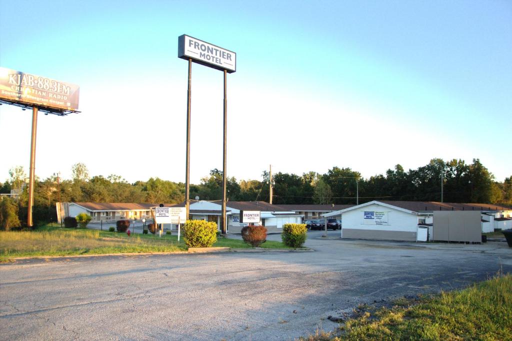 Gallery image of Frontier Motel in Kingdom City