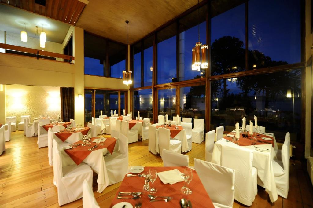 Restaurant o un lloc per menjar a Hotel de Castro