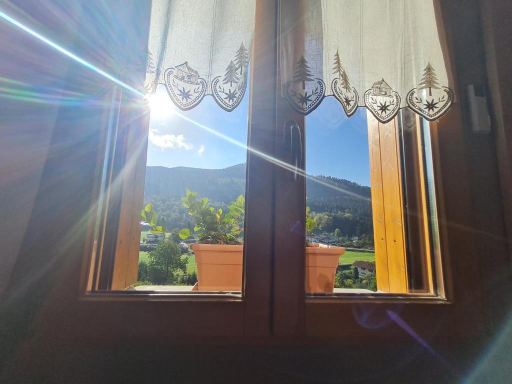 En generel udsigt til bjerge eller udsigt til bjerge taget fra bed and breakfast-stedet