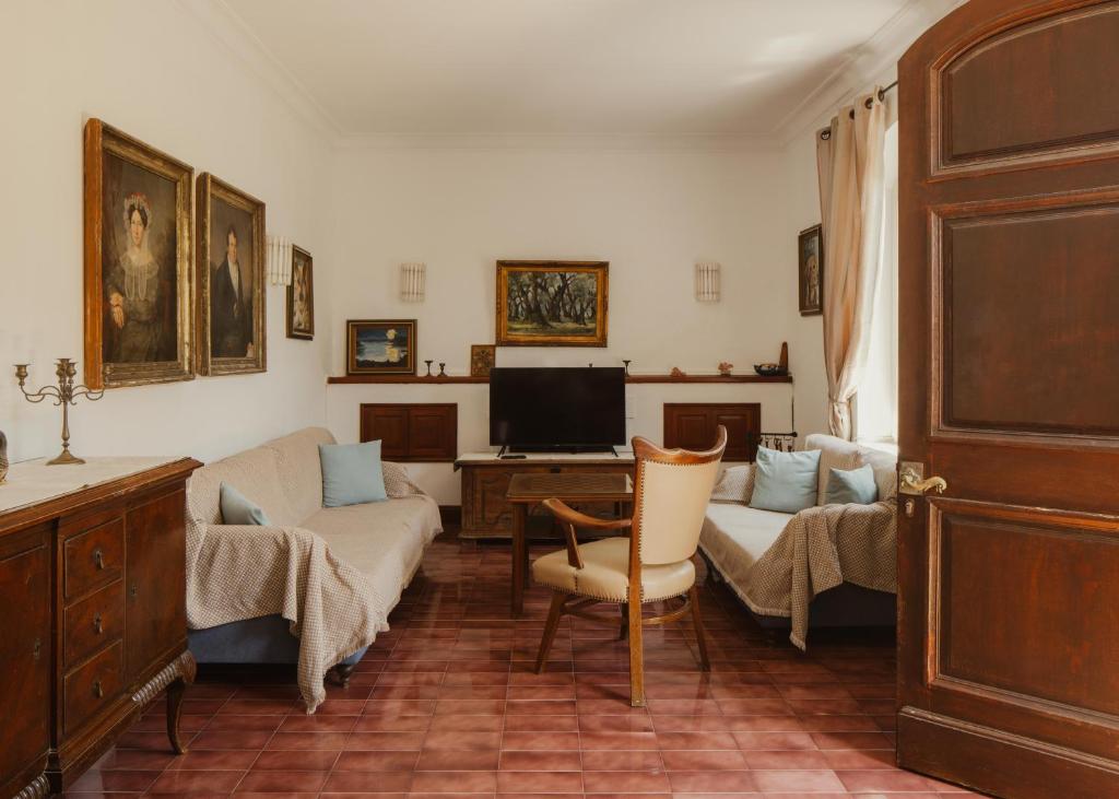 TV/trung tâm giải trí tại Ampelaki Blue