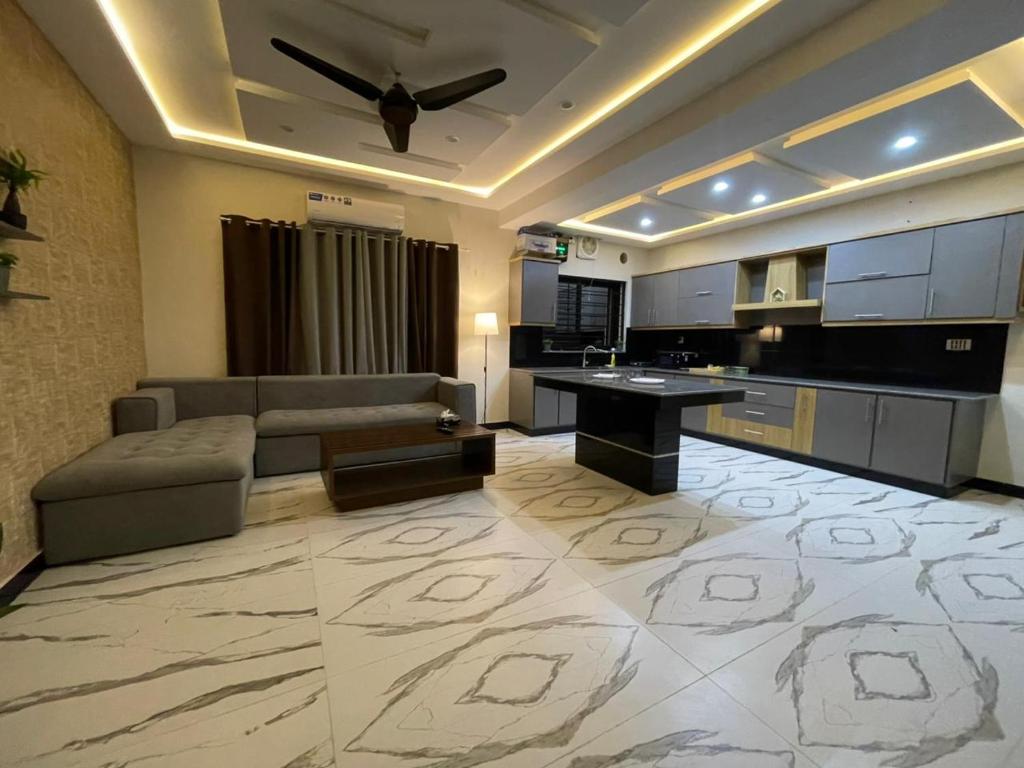 Køkken eller tekøkken på ASNB Residences 2BHK -F4