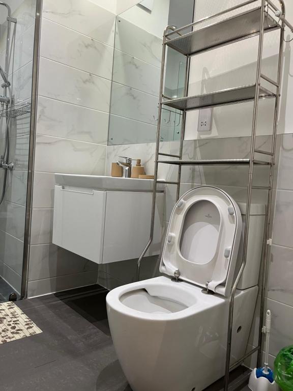 Et badeværelse på Nickgard Homes The Lennox