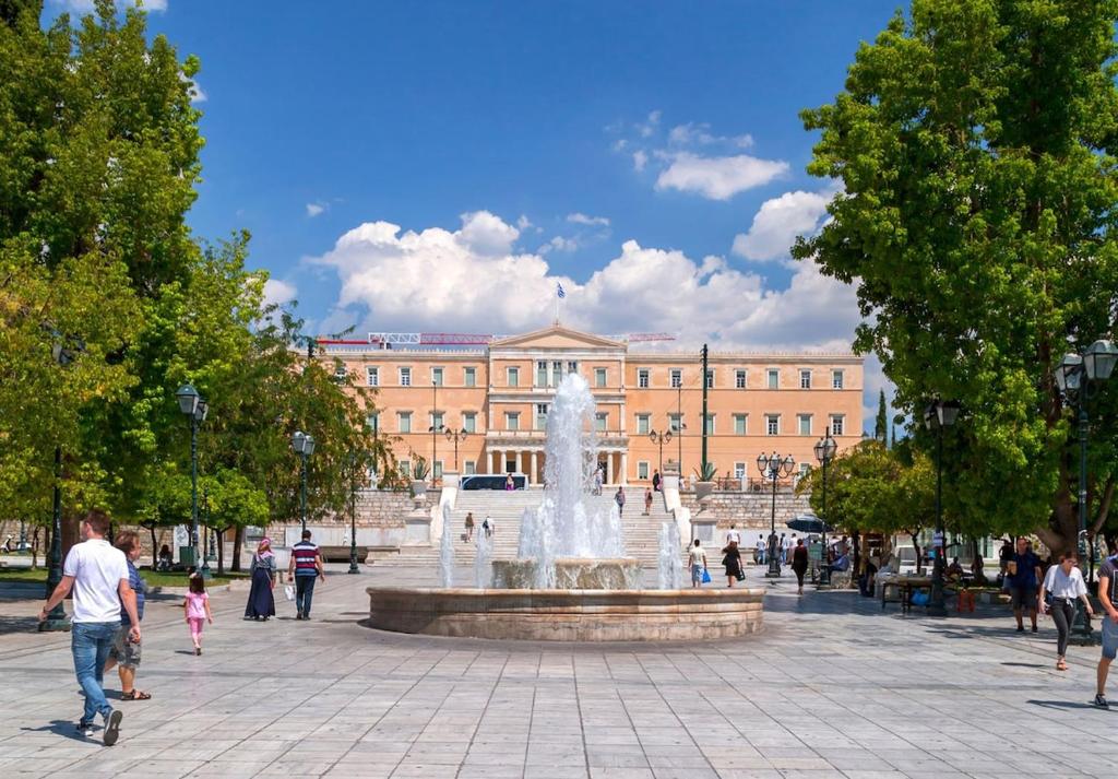Βrand New Big Flat in Center of Syntagma Square