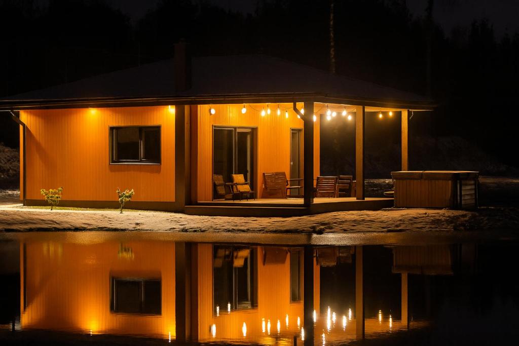 Tòa nhà nơi nhà nghỉ nhỏ tọa lạc