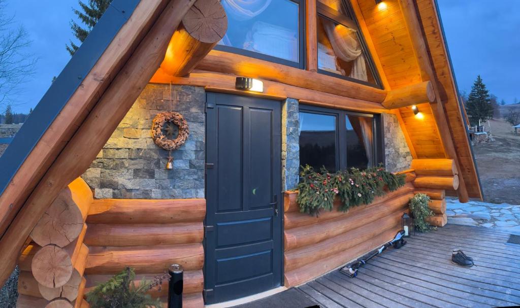 Tòa nhà nơi nhà gỗ tọa lạc