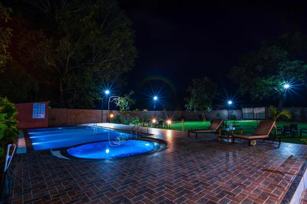 Hồ bơi trong/gần Hotel Jungle Palace Resort