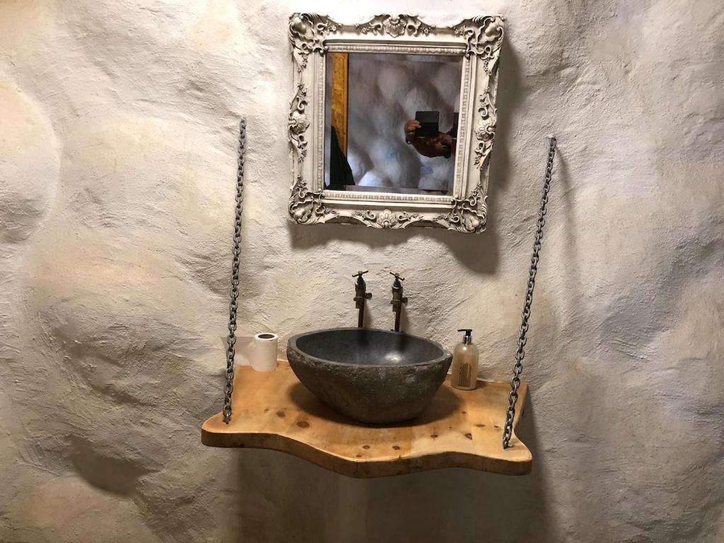 Fotografie z fotogalerie ubytování Rabbits ,1 bedroom, Dartmoor Hillside, Eco Hobbit style, Home v destinaci Wrangaton