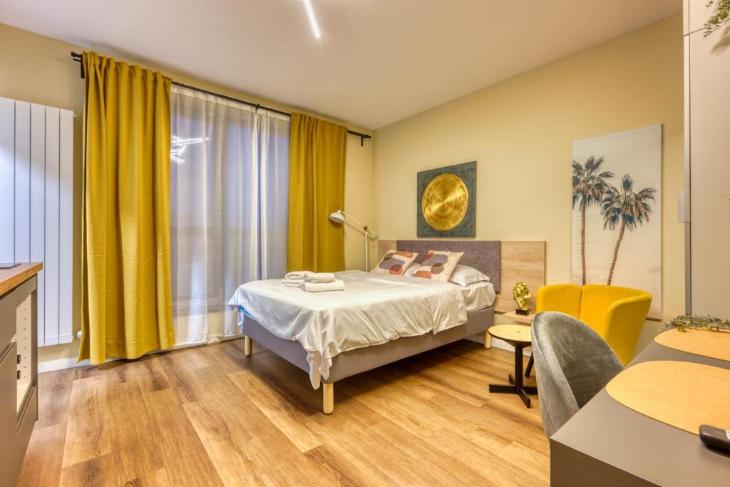 Postel nebo postele na pokoji v ubytování Piata Romana Suites & apartments - Pumo Properties