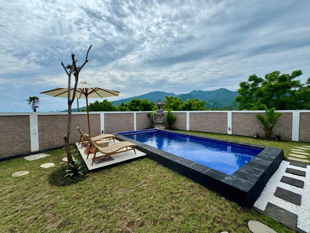 Cảnh núi rừng hoặc tầm nhìn ra núi từ biệt thự