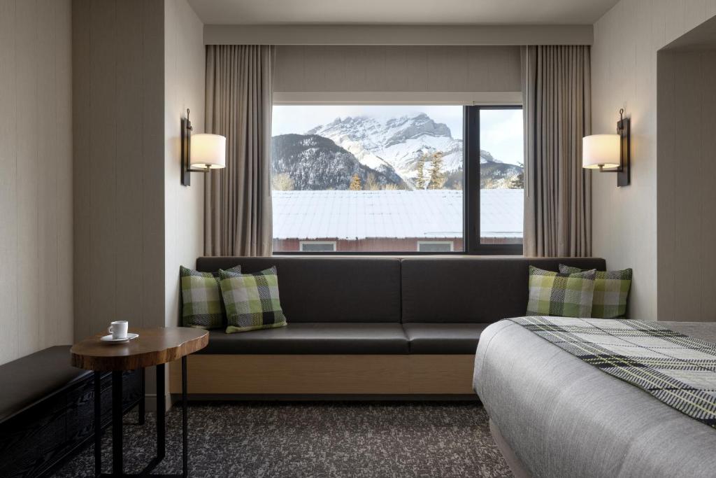 Peaks Hotel and SuitesHotel in Banff photo