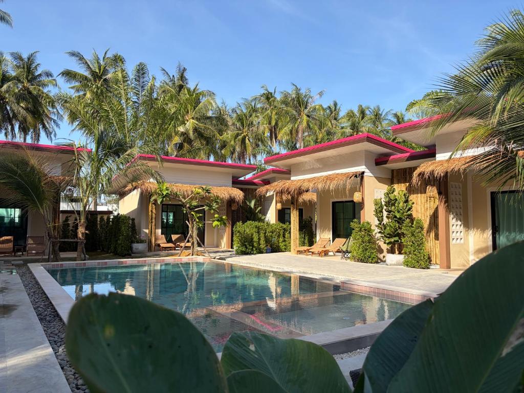 Hồ bơi trong/gần Pinky Tropical Resort & Villa