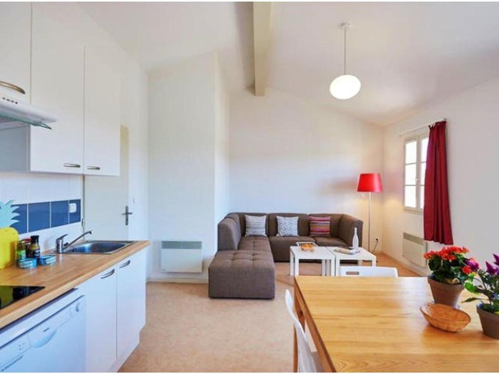 Kuchyň nebo kuchyňský kout v ubytování Maison 50m² avec Terrasse pour 4 Personnes - API-1-52-1339