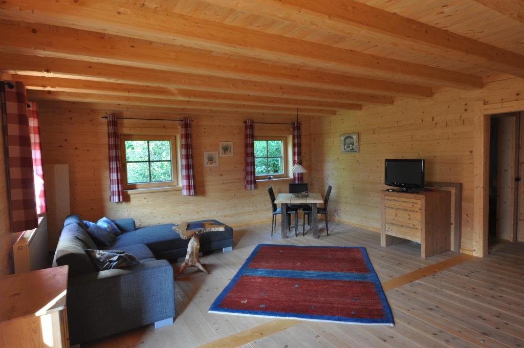 TV a/nebo společenská místnost v ubytování Sonnenplatzl im Zillertal