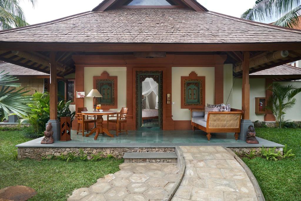 Tandjung Sari Hotel - 11