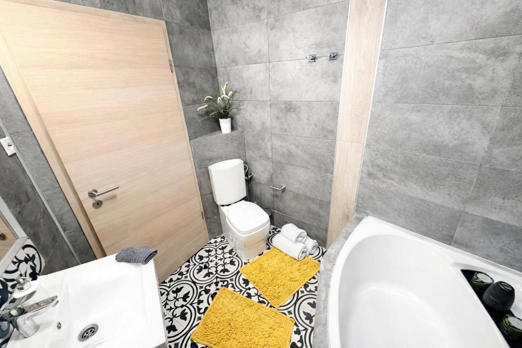 Et badeværelse på Hill top apartment