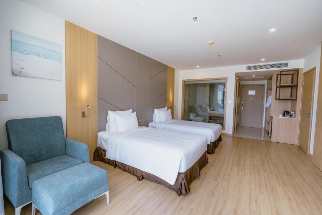 Deluxe Twin Balcony with Ocean view