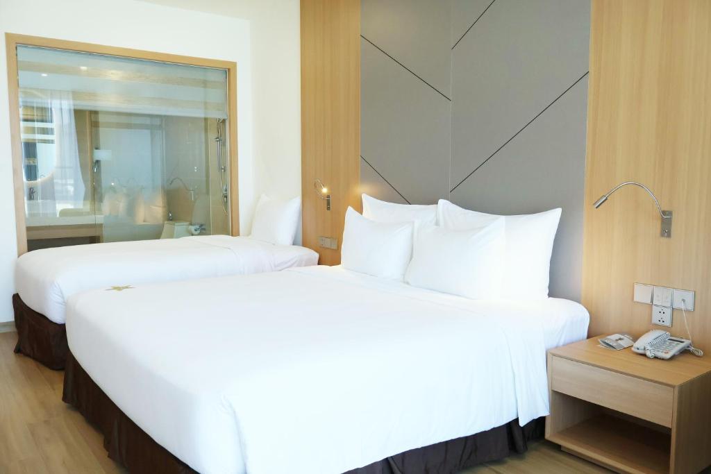 Deluxe Triple Room with Ocean View