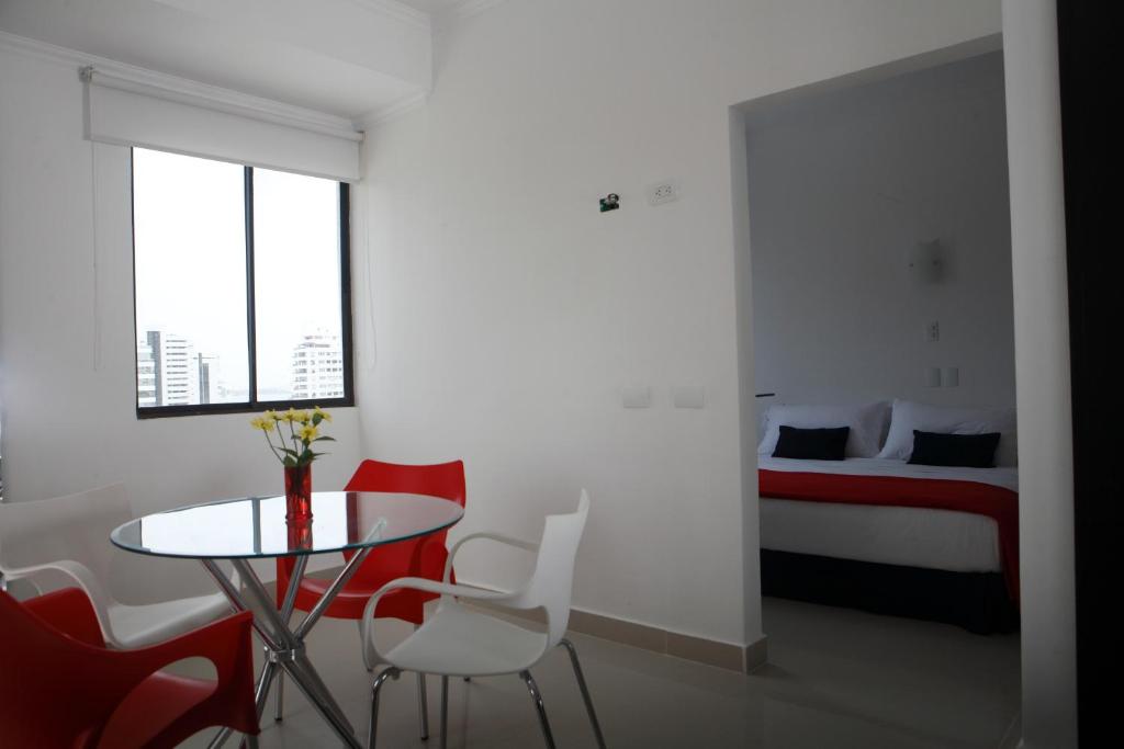Postel nebo postele na pokoji v ubytování Zalmedina Hotel