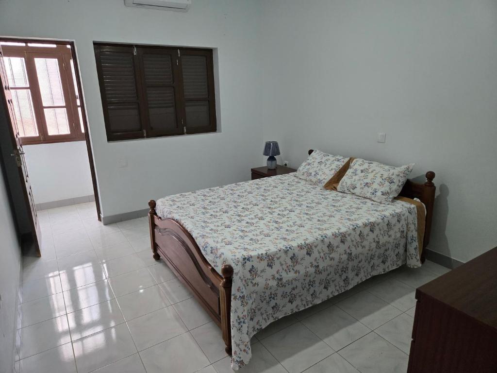 Postel nebo postele na pokoji v ubytování Cozy 3 Bdr at Praia Da Laginha