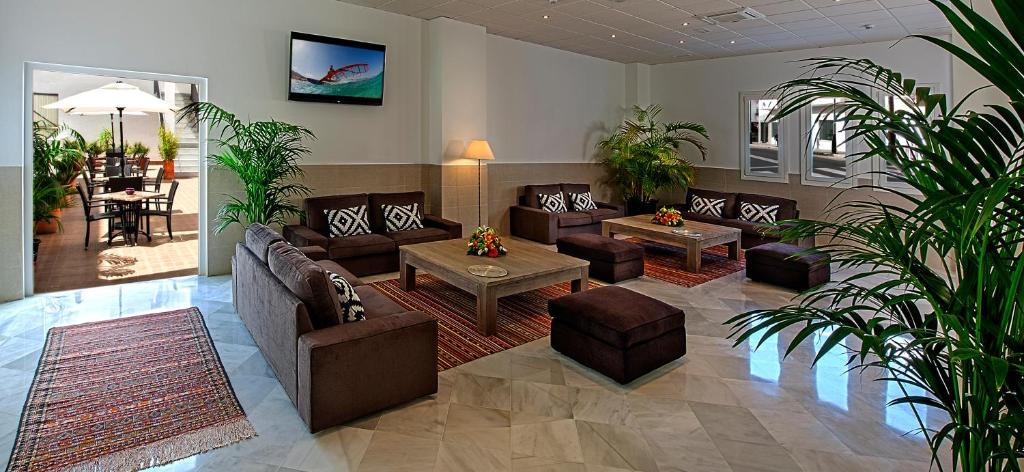 Posedenie v ubytovaní Hostal Tarifa -Recepcion abierta las 24h-