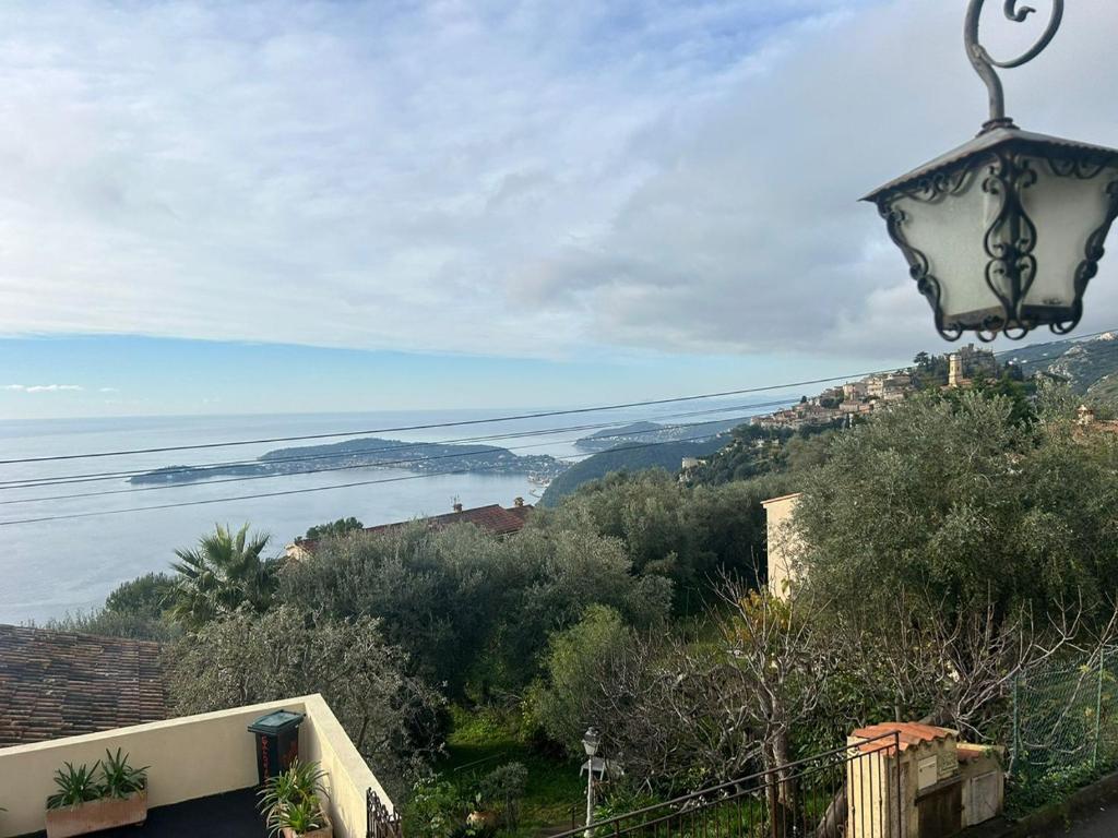 Phong cảnh thiên nhiên gần biệt thự