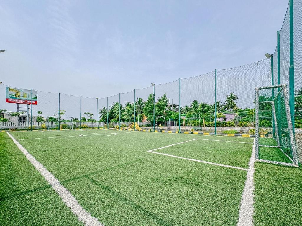 Afbeelding uit fotogalerij van Silver Sand resorts With Swimming Pool in Chennai